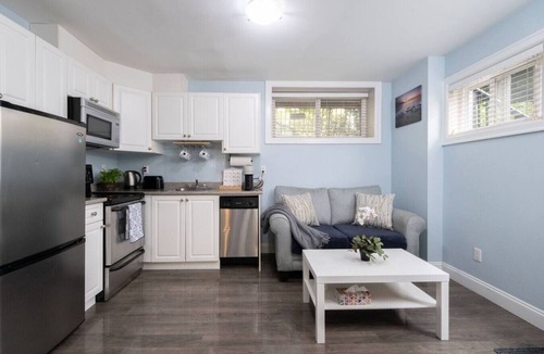 Renfrew-Collingwood Apartment | Walk to SkyTrain, Grocery & More 2 bedroom suite