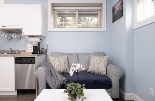Renfrew-Collingwood Apartment | Walk to SkyTrain, Grocery & More 2 bedroom suite