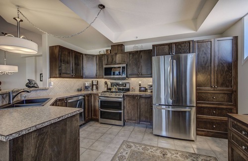 North End Condo | Waterfront, Spacious , 3 bedroom Condo in Heart of Downtown Kelowna