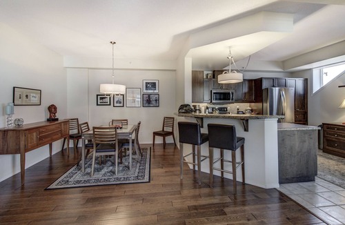 North End Condo | Waterfront, Spacious , 3 bedroom Condo in Heart of Downtown Kelowna