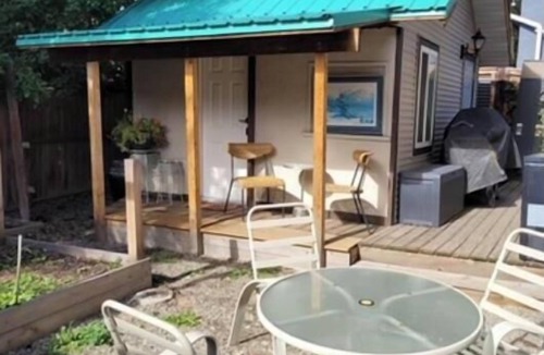 East Hill Cabin | Welcome to the charming Gnome Home, your cozy retreat in the heart of Vernon!