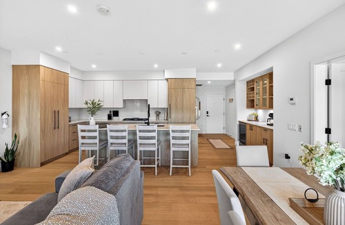 Central Okanagan Condo | Welcome to Zara at Lakestone! A premier lakeside community for a peaceful escape with pickleball courts, a gym, and a sauna. Elevated 3BR retreat with scenic lake & mountain views and a spacious patio. 2 king beds, 1 queen, sofa bed & 2.5 baths