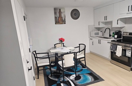 Delta House | Welcoming! Relax alone or with the whole family at this peaceful place to stay.