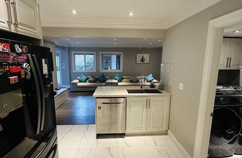 District of North Vancouver House | West Coast Escape | Mountains & Sea