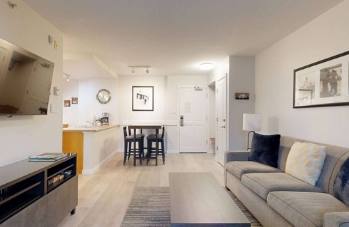 Village North Hotel | Whistler - Cascade Lodge 504
