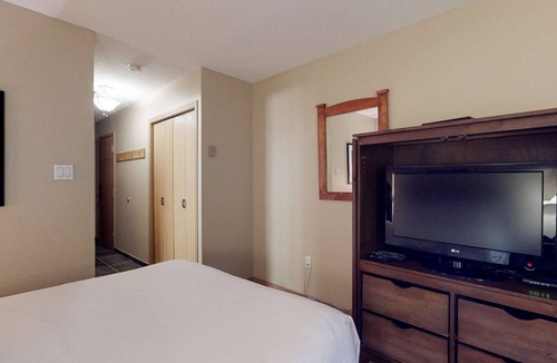 Blackcomb Hotel | Whistler - Glacier Lodge 232