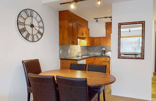 Blackcomb Hotel | Whistler - Glacier Lodge 335