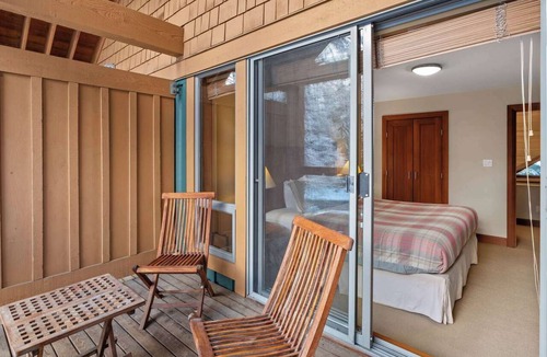Village North House | Whistler - Montebello - MB4745