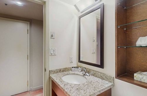 Whistler Village Hotel | Whistler - Whistler Peak Lodge 428