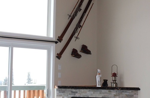 Snow Pine Estates Ski Chalet | Wild Raven's Big White chalet