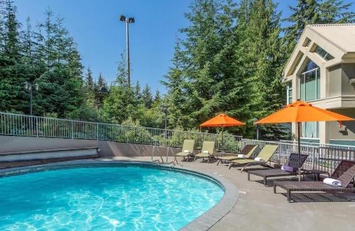 Upper Village House | Woodrun Lodge 517 | Large Ski-In Ski-Out Condo by Upper Village w/Mountain Views & Shared Hot Tub