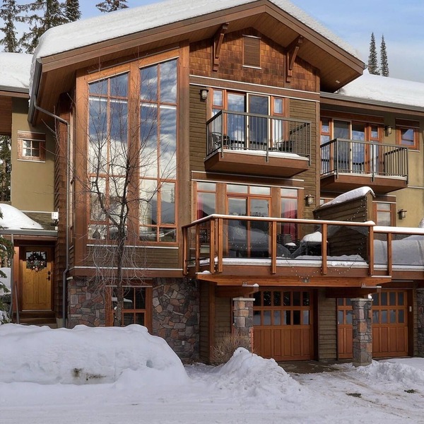 Luxury slopeside townhouse with private hot tub in Woodhaven 4