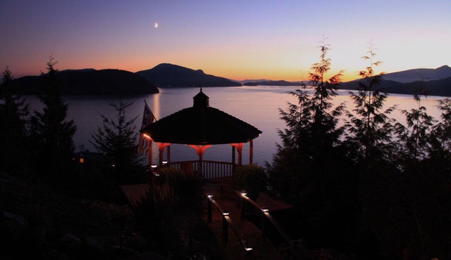 1-2 BR Luxury Oceanview Suite, 25 Min to Vancouver