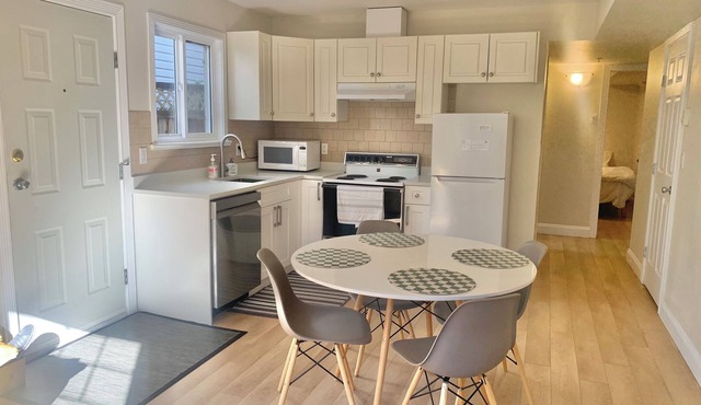 1 Bed 1 Bath Suite Coquitlam Centre