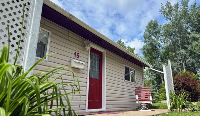 1 BR Private & Quiet Cottage