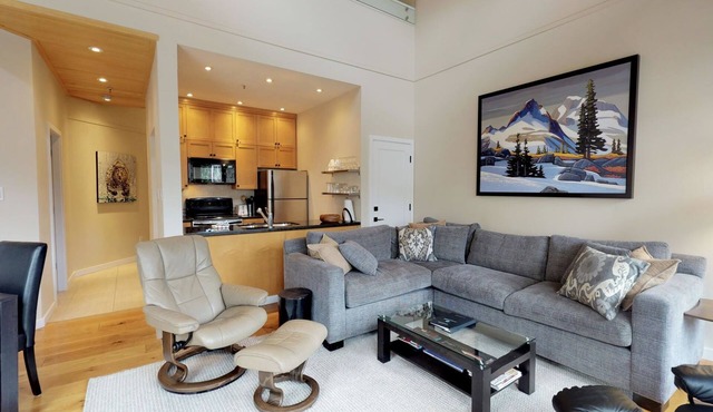 1BR + Loft | Glacier Lodge | King Bed | Near Gondola | Private Balcony | Free Ski Valet