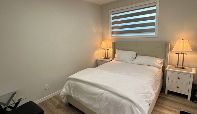 2 Bedroom 1.5 Bathroom Brand New, Tranquil Suite: Your Gateway to Rockies & City