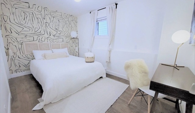 ❤ 2 BEDROOM Charmer - Minutes to downtown - FREE Parking