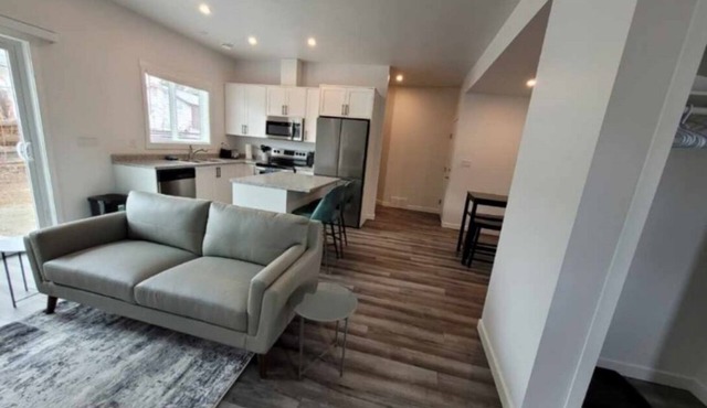 2 bedroom cozy suite