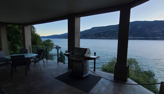 2 BR Lakefront suite on Okanagan Lake With Private deck, dock, boat lift. in Kelowna