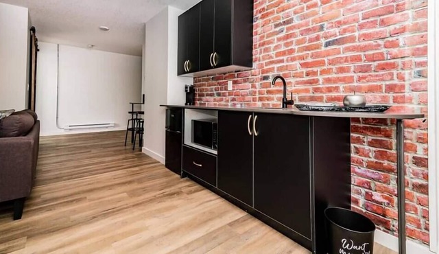2 Double Private Trendy Executive Urban Loft Suites