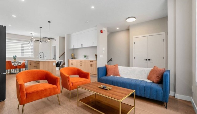 2 King Bed | Garage | Min to UofC | NEW