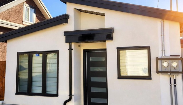 2BR Detached House - Free Parking -10 mins to YVR & Downtown