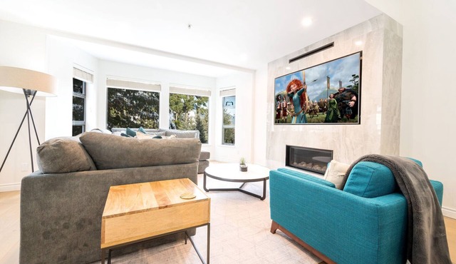 2BR+Loft | Modern & Spacious | Hot Tub & Sauna | Private Balcony | Fireplace