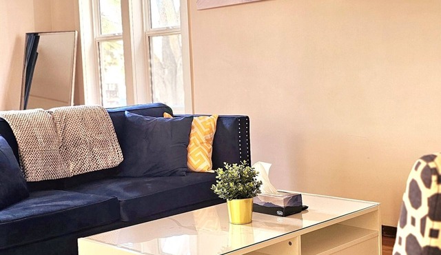 3 Bedroom 10min Walk to the UofA/Hospital.