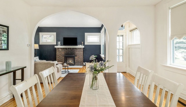 3 Bedroom Century Home Near Waterton & US Border