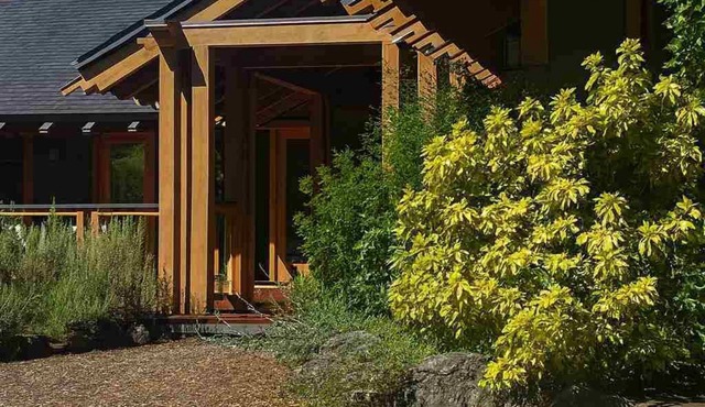 3-bedroom Craftsman house on Bowen Island, 20 minutes by ferry from Vancouver