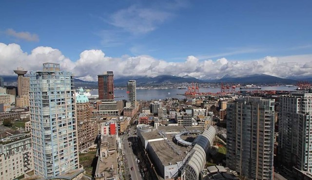 3 bedroom Downtown Vancouver S.Penthouse, near skytrain, shopping & restaurants.