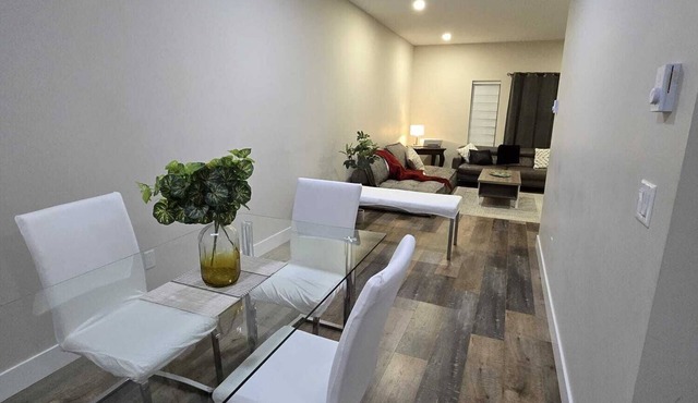 3-bedroom townhome in lovely Abbotsford with WiFi, AC