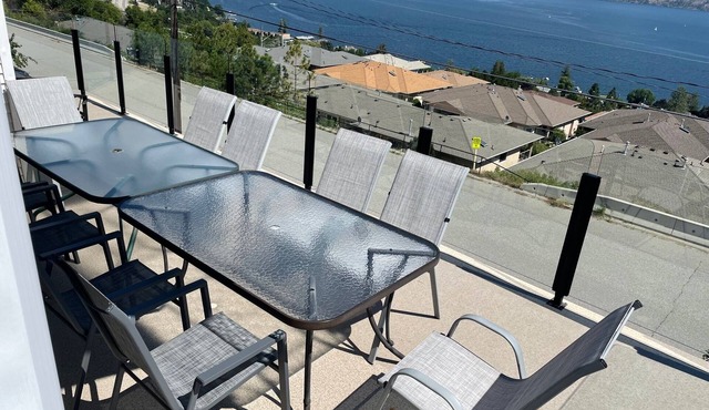 3 BR 5 Bed Upper Floor With Massive Lake view