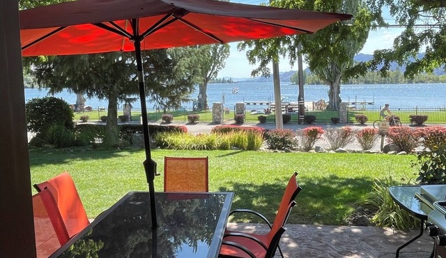 3 BR luxury Townhouse on Canada's warmest lake