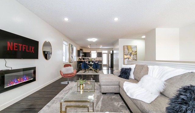 3B Executive Home - All King Beds - Fireplace - Netflix