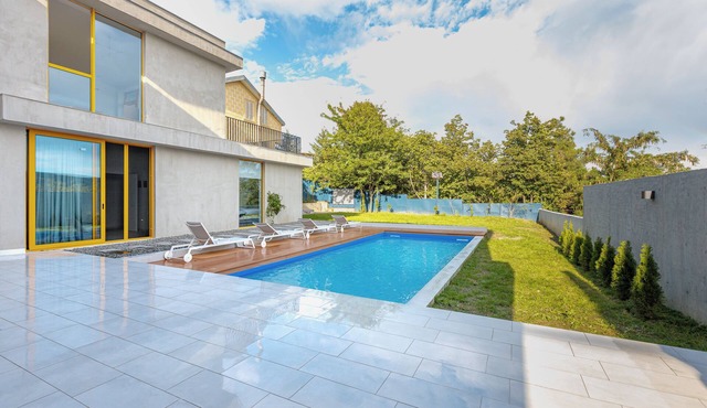 3BR Luxury Villa in Tbilisi in shindisi