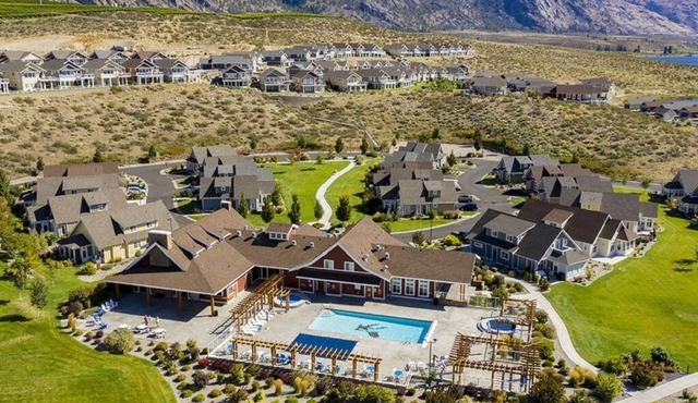4 Bedroom Cottage on Osoyoos Lake - Private Beach and Clubhouse