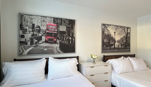 6 minutes to STAMPEDE/BMO | Sleeps 12