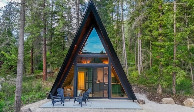 A-Frame Cabin Escape on 13.5 Acre Homestead Guest Ranch