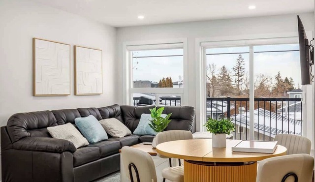 AC, 95 min Banff, Local Coffee,Walk to Restaurants