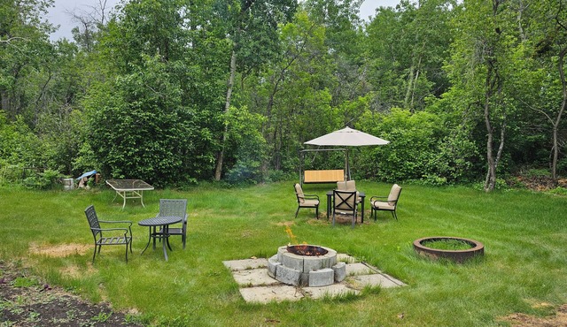 Acreage House within Edmonton And Sherwood Park