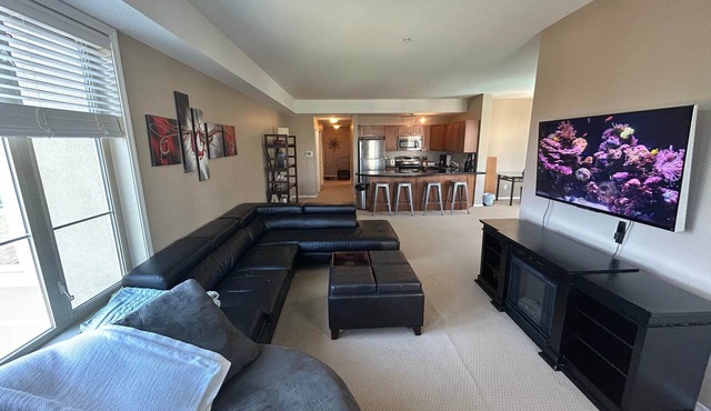 Airy Condo With Pool and Hot Tub - 2421