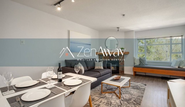 ❄︎Alpine Suite❄︎ | 2 BR with Hot Tub, Free Parking & Perfect Location | Marketplace Lodge