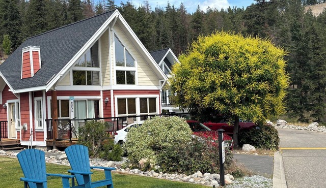 Amazing unobstructed Lake Okanagan view - Booking for summer 2026 now!
