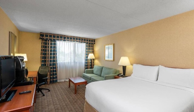 Amenida Residences + Hotel n in Calgary