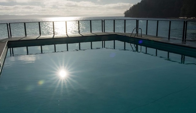 Beachy condo with Oceanview, Hotub and Pool