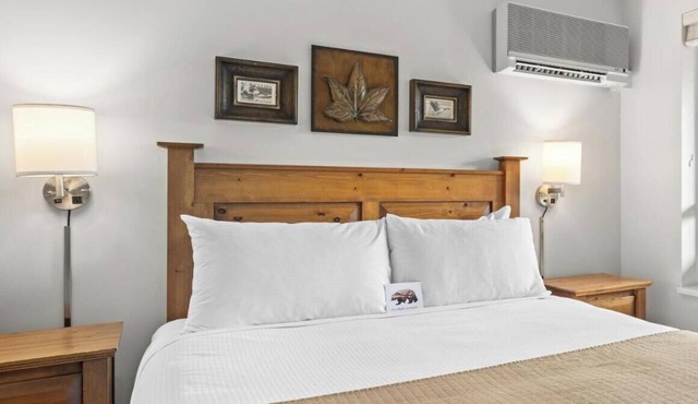 Bear Lodge One Bedroom by MVA
