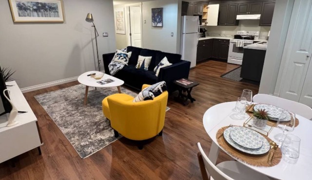 Beautiful Entire 2 Bedroom Suite