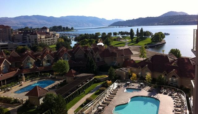 Beautiful Furnished/Supplied Sunset Waterfront Resort - 2 Bdm 1 Bath Min 90 days